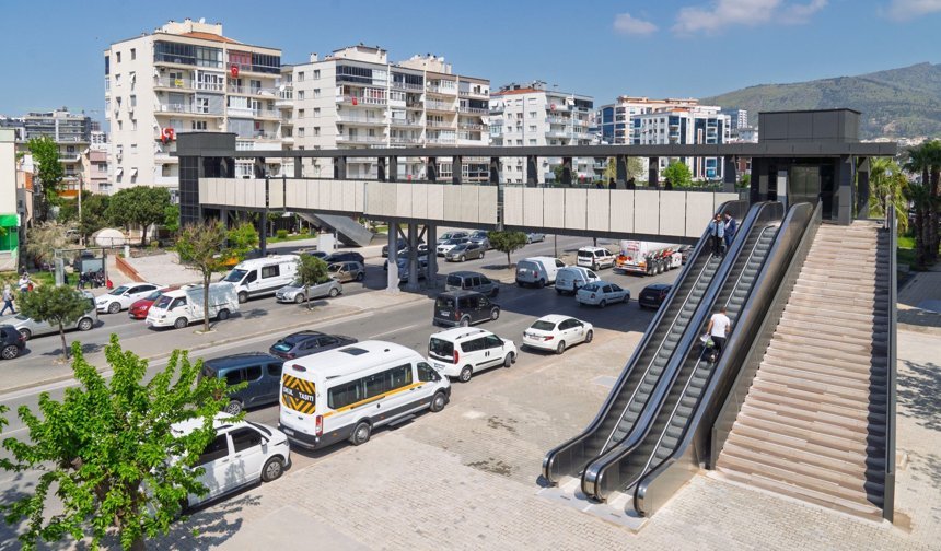 Yeni Girne Yaya Üst Geçidi Hizmete Açıldı