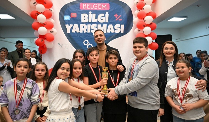 Bornova'da Minik Zihinler Yarıştı, Büyük Alkış Aldı