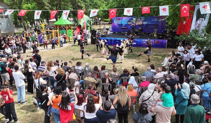 Efeler'de 19 Mayıs Coşkusu Gençlik Şenliği ile Yaşandı