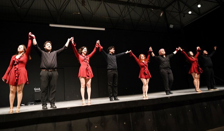 Bornova'da Dans Dolu İki Gün: 12. Elada Dans Festivali Büyüledi