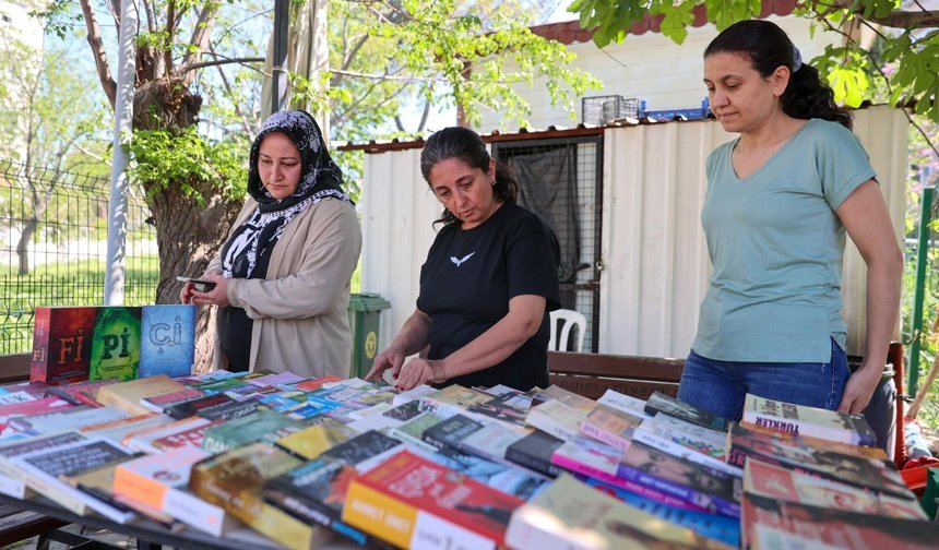 Buca'da Kitap Değişim Günleri Başladı
