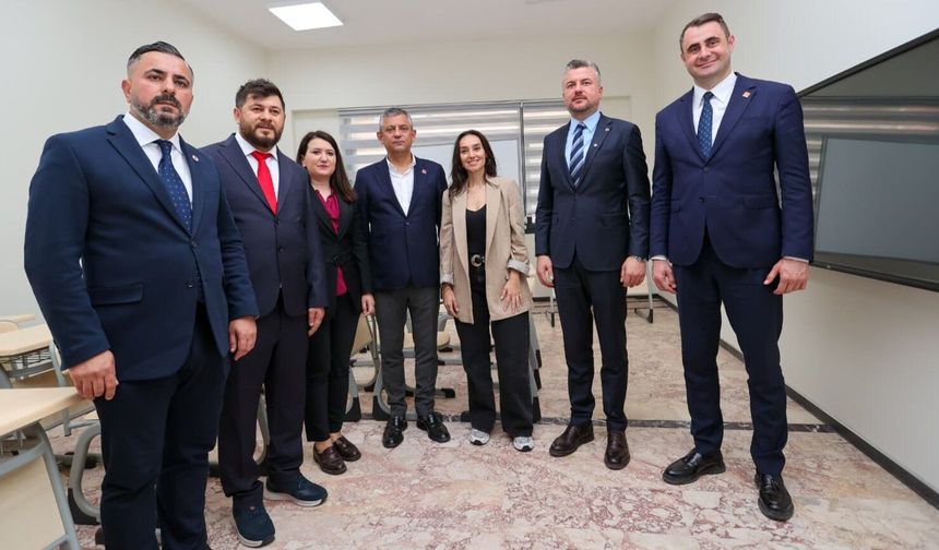 CHP Lideri Özgür Özel, Buca'daki İki Büyük Yatırımı Ziyaret Etti