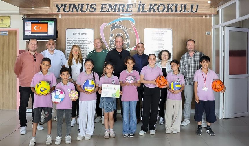 Efeler'de Çevre Seferberliği: Minik Çevreciler Ödüllerine Kavuştu