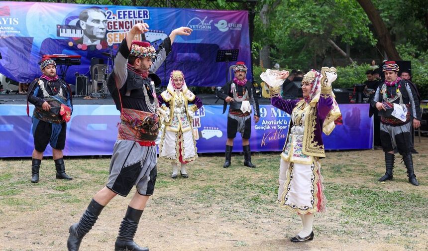 Efeler'de Sanat Gecesi: Başkan Anıl Yetişkin'den Davet