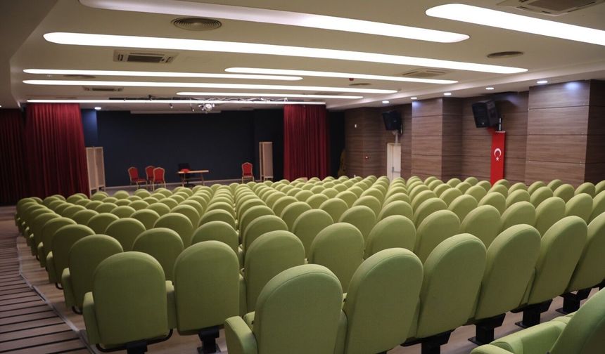 Efeler'de Kültür ve Sanatın Yeni Adresi Muzaffer İzgü Oldu