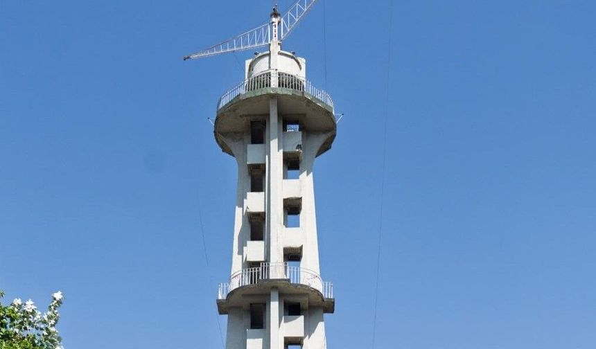 İzmir'in Simgesi Paraşüt Kulesi Yeniden Ayağa Kalkıyor