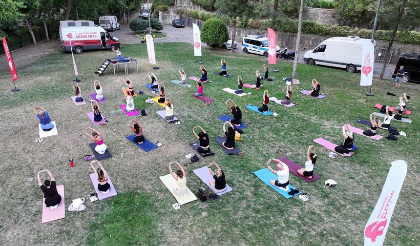 Efelerli Vatandaşlar Yoga Etkinliğinde Buluştu