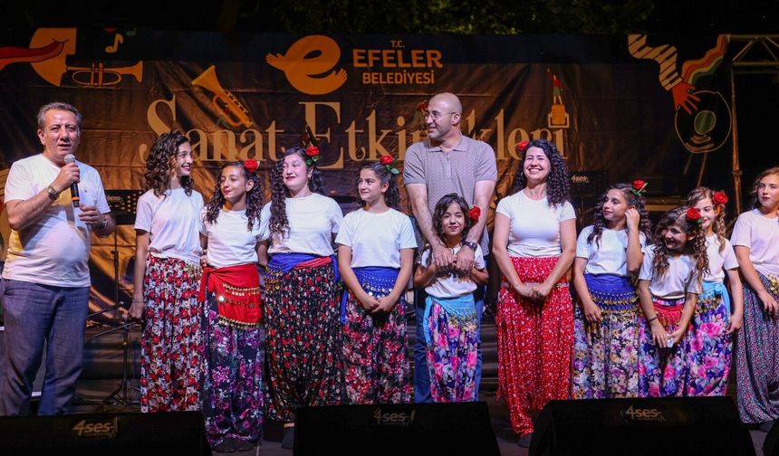 Efeler'de Vatandaşlar Sanata Doydu