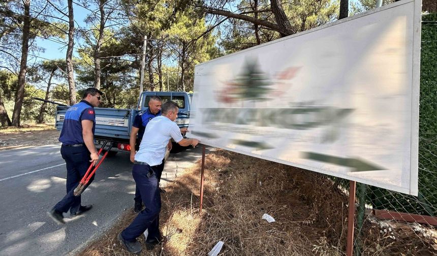 Bornova'da Görsel Kirliliğe Zabıta Freni