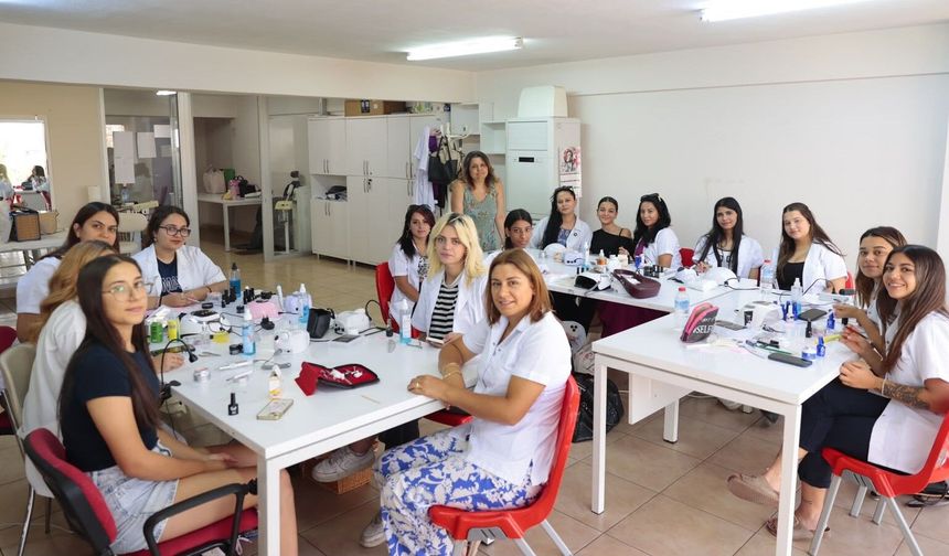 Konaklı Kadınlar Ücretsiz Kurslarla Meslek Öğreniyor