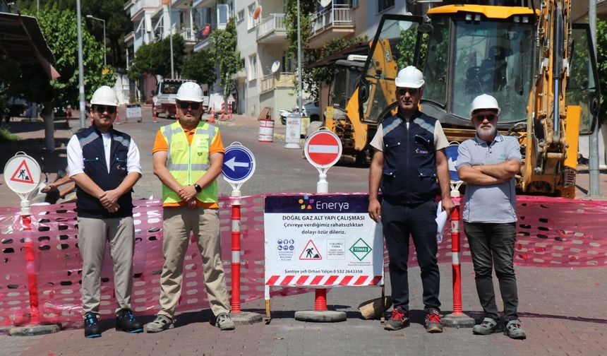 Başkan Özel Müjdeyi Verdi: "Doğalgaz İçin İlk Kazma Vuruldu"
