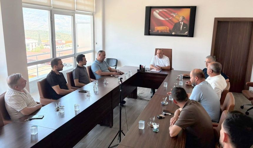 Başkan Galip Özel, Merkez Mahalle Muhtarlarıyla Talepleri Masaya Yatırdı