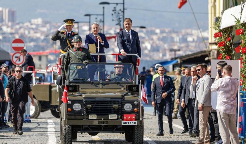 İzmir'de 30 Ağustos Zafer Bayramı Kutlandı