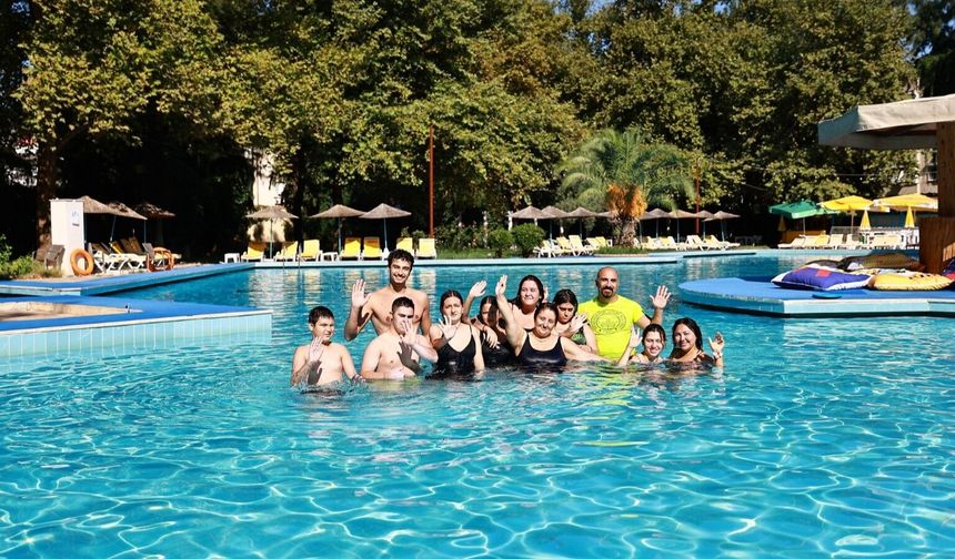 Efes Selçuk'ta Engelsiz Çocukların Kulaçları Geleceğe Uzanıyor