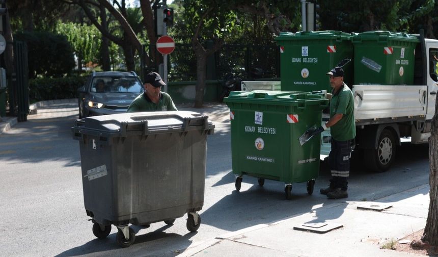 Konak'ın Sokakları Yeni Konteynerlerine Kavuştu