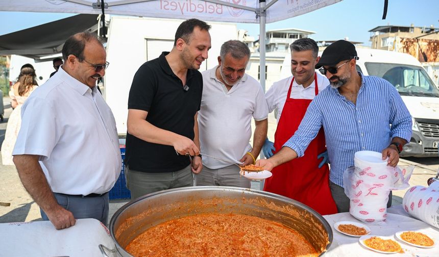 Türkiye'nin En Büyük Kent Bostanı'nda Menemen Şenliği