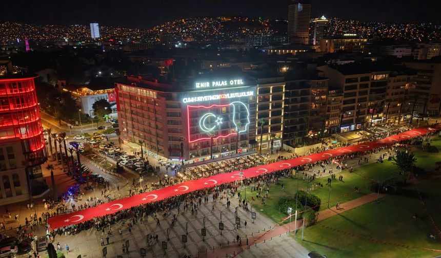 9 Eylül Coşkusu Fener Alayıyla Son Buldu
