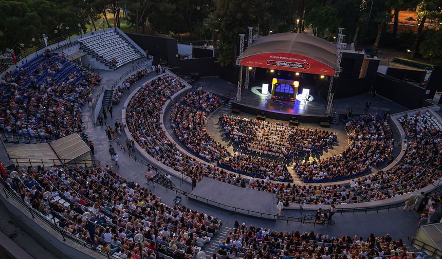 95. İEF'te Sanat Dolu Gece: Levent Yüksel ve Salih Bademci'ye Yoğun İlgi