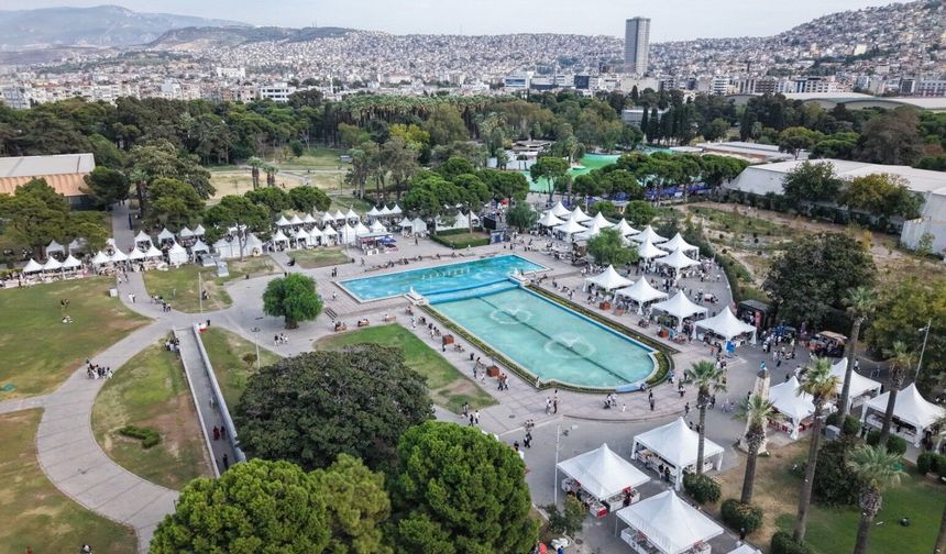 İzmirliler İZKİTAP'a Büyük İlgi Gösterdi
