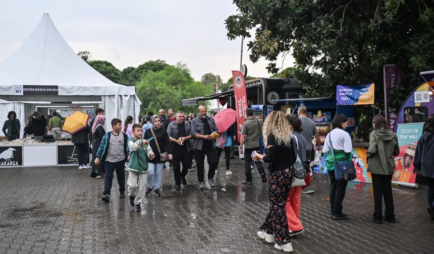 Dokuz Günlük İZKİTAP - 8. İzmir Kitap Fuarı Sona Erdi