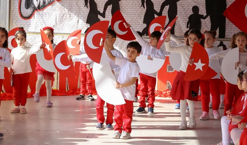 Efeler'de Cumhuriyet Bayramı Şöleni