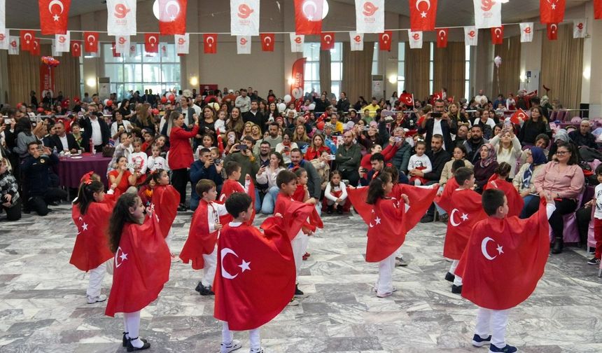 Efeler'de Cumhuriyet Bayramı Coşkusu