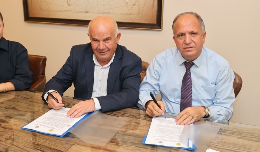 Buca'da 3. Yaş Üniversitesi İçin İmzalar Atıldı