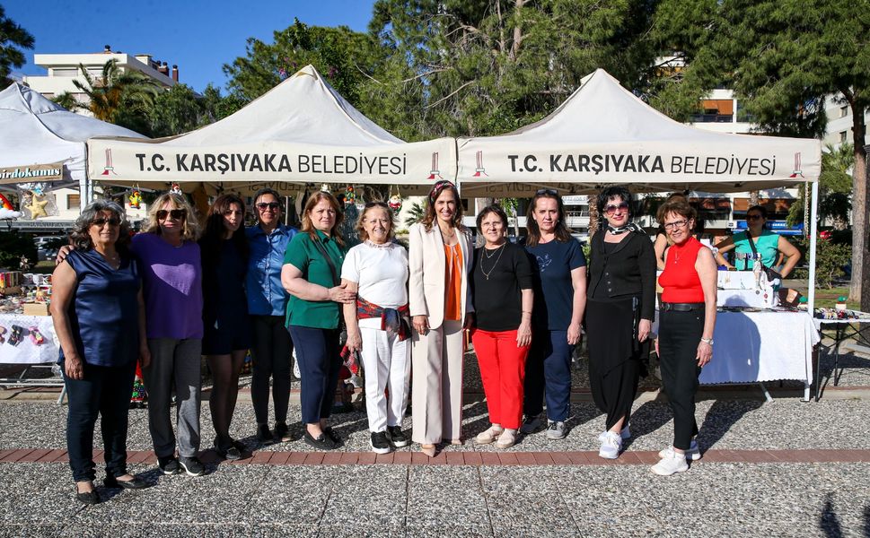 Karşıyaka'da 'Anneler Günü El Emeği Pazarı' Açıldı