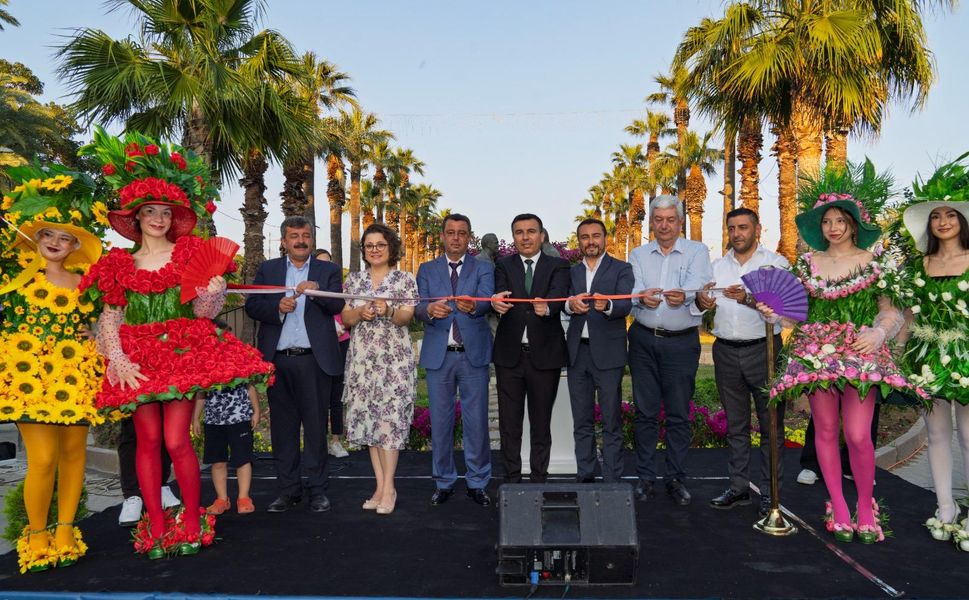 1. İzmir Balkon ve Bahçe Bitkileri Festivali Başladı