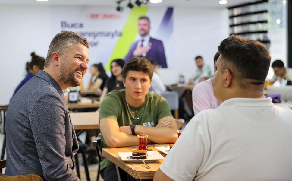 Buca'nın Üzüm Cafe'sini Gençler Çok Sevdi