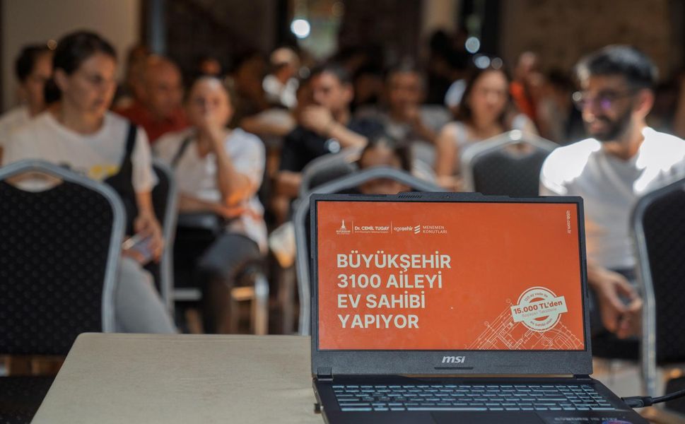 Menemen Konutları Projesi'nde Sözleşmeler İmzalanıyor