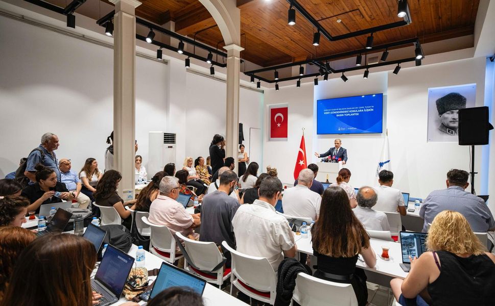 Başkan Tugay: "Bin 30 Belediye Çalışanı İşten Çıkarılacak"